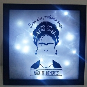NEW!!!Φωτιζόμενο Κάδρο "FRIDA Kahlo" - ξύλο, γυαλί, ζωγραφισμένα στο χέρι, ιδιαίτερο, πίνακες & κάδρα, επιτοίχιο, τοίχου, δωράκι, unique, gift idea, δώρα γενεθλίων, πρωτότυπα δώρα
