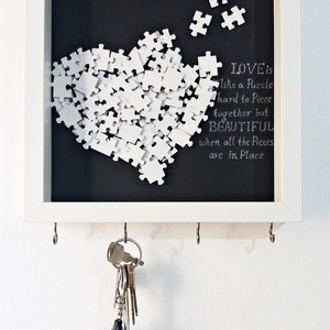 ΝEW!!! Κάδρο keyholder "Love is like a Puzzle" - επιτοίχιο, κλειδί, χειροποίητα, δώρα γάμου, δωράκι, unique, δώρα επετείου, gift idea, διακοσμητικά, δώρα αγίου βαλεντίνου, ιδεά για δώρο, κλειδοθήκες