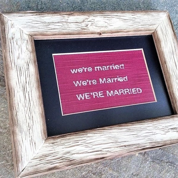 "Παντρευτήκαμε" καδράκι!! - ύφασμα, πίνακες & κάδρα, σπίτι, αγάπη, δώρα γάμου, δωράκι, ξύλινο, οικολογικό, κρεμαστά, για γάμο, οικογένεια, διακοσμητικά, ζευγάρια