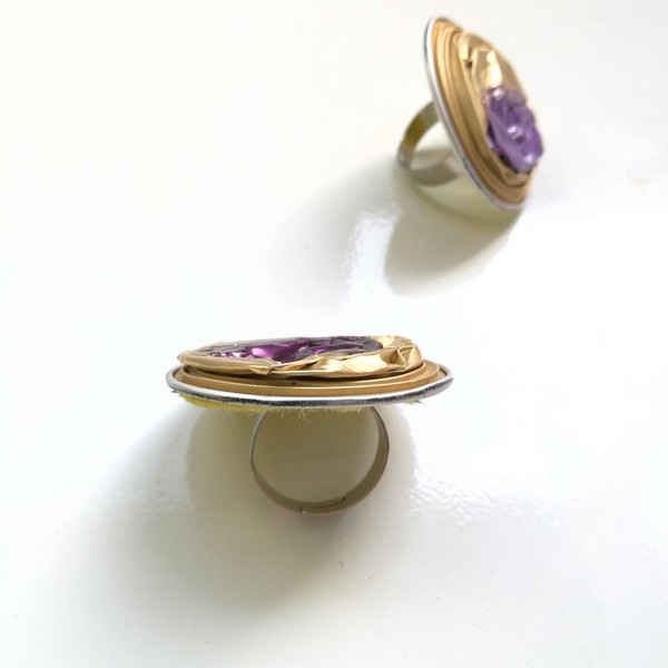 Nespresso Collection - LOR purple & Gold - statement, βραδυνά, γυναικεία, τσόχα, μέταλλο, πρωτότυπο, δαχτυλίδι, δαχτυλίδια, rock, μεγάλα, αυξομειούμενα, φθηνά - 4