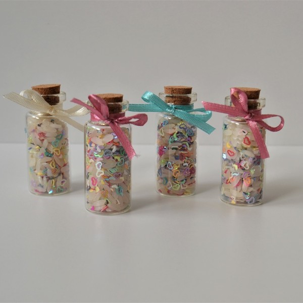 Mini μπουκαλάκια με ρύζι και χρωματιστό κομφετί σε σχήμα καρδιάς - καρδιά, αναμνηστικά, μινιατούρες φιγούρες