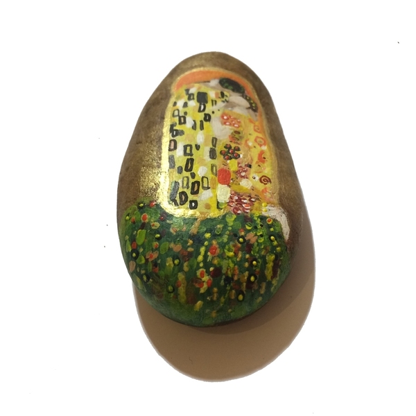 Το φιλί | Painted Stone - ζωγραφισμένα στο χέρι, μοναδικό, πέτρα, χρυσό, δώρο, διακόσμηση, αγάπη, ακρυλικό, ζευγάρια, δώρα αγίου βαλεντίνου, διακοσμητικές πέτρες, βότσαλα - 2