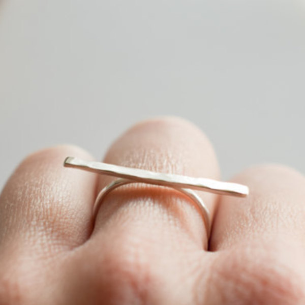 Ασημένιο δαχτυλίδι με σφυρήλατη μπάρα - ασήμι 925, γεωμετρικά σχέδια, minimal, βεράκια - 4