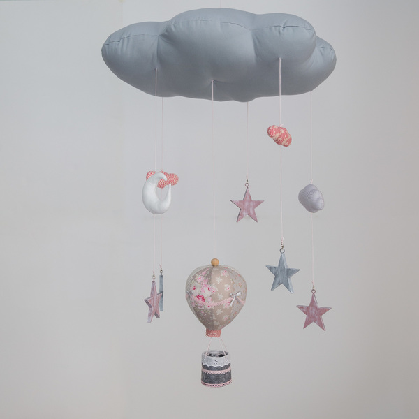 Μόμπιλε σύννεφο με αερόστατο και αστέρια σε αποχρώσεις του γκρι του σάπιου μήλου και του κόκκινου - ύφασμα, βαμβάκι, διακοσμητικό, κορίτσι, αγόρι, αστέρι, όνομα - μονόγραμμα, αερόστατο, δώρα για βάπτιση, συννεφάκι, μόμπιλε, παιδικό δωμάτιο, παιδική διακόσμηση, βρεφικά, κρεμαστά, δώρο για νεογέννητο, δώρα για μωρά, για παιδιά, προσωποποιημένα