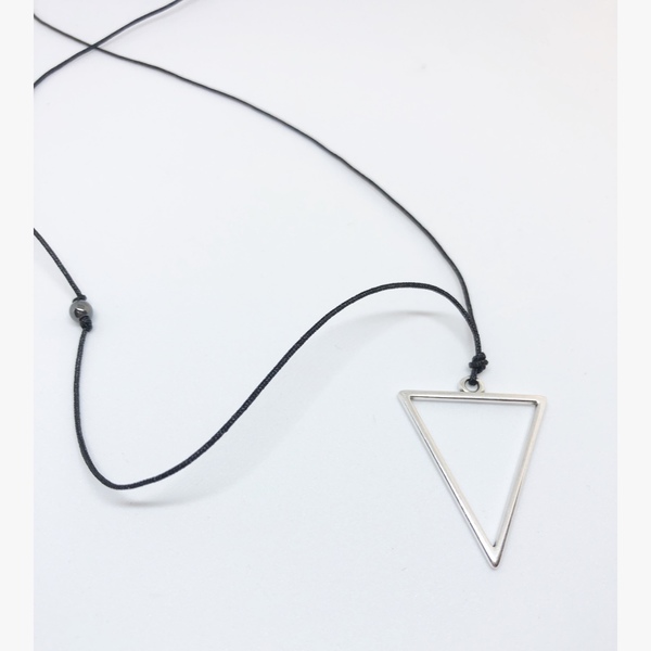 Triangle simple - chic, charms, μοντέρνο, αιματίτης, αιματίτης, κολιέ, κορδόνια, γεωμετρικά σχέδια, all day, κοντά, κομψό, μεταλλικά στοιχεία, κρεμαστά, Black Friday, φθηνά - 2