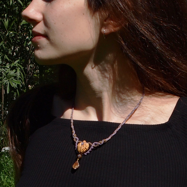 {Προμηθέας} boho hippie macrame πλεκτό κολιέ με καρπό ροδάκινου και χάντρες Αμέθυστου. - ημιπολύτιμες πέτρες, κεντητά, ξύλο, vintage, κερωμένα κορδόνια, μοναδικό, μοντέρνο, γυναικεία, ορείχαλκος, κρύσταλλα, μακρύ, δέντρα, μακραμέ, κορδόνια, χειροποίητα, εντυπωσιακό, φύλλο, romantic, must αξεσουάρ, personalised, unique, boho, ethnic, κουκουνάρι, αυξομειούμενα - 4