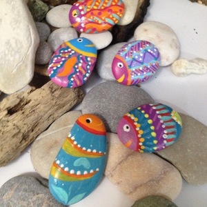 πέτρινο σετ με 5 πολύχρωμα ψαράκια-μαγνητάκια - πέτρα, καλοκαίρι, ψάρι, ακρυλικό, θάλασσα, πρωτότυπα δώρα, μαγνητάκια, διακοσμητικές πέτρες - 2