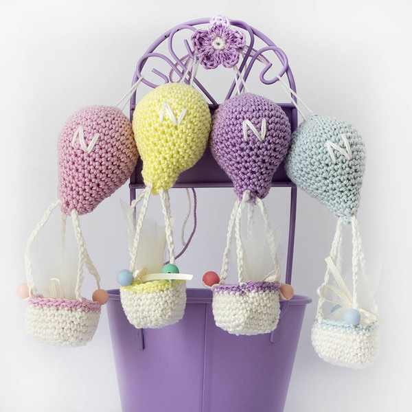 Μπομπονιέρα πλεκτή αερόστατο! (50 τεμ.) - κορδέλα, πολύχρωμο, πλεκτό, μπομπονιέρα, crochet, βελονάκι, όνομα - μονόγραμμα, αερόστατο, personalised, βάπτιση, βαμβακερό νήμα - 4