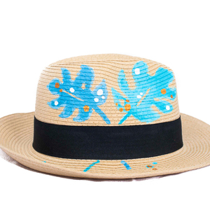TROPICAL BLUE LEAVES HANDPAINTED FEDORA HAT - ζωγραφισμένα στο χέρι, καλοκαίρι, παραλία, ψάθινα
