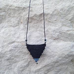 Makrame neckless Thalia - ημιπολύτιμες πέτρες, chic, βραδυνά, μοντέρνο, χαολίτης, αιματίτης, αγάπη, μακραμέ, κορδόνια, χειροποίητα, εντυπωσιακό, romantic, minimal, personalised, χριστουγεννιάτικο, boho, ethnic, gift idea, δώρα γενεθλίων, Black Friday, γιορτή της μητέρας, αυξομειούμενα