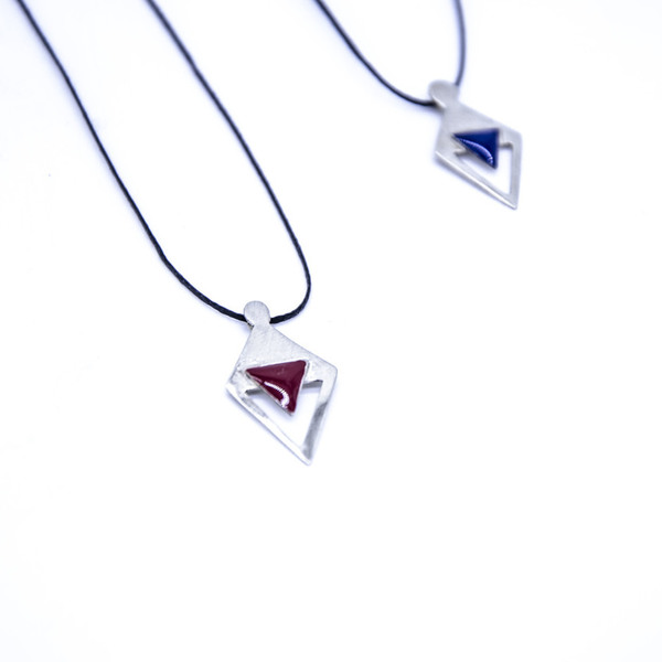 ''Triangle'' bordeaux necklace - charms, μοντέρνο, σμάλτος, μακρύ, αλπακάς, γεωμετρικά σχέδια, κοντό, minimal, κοντά, unisex, rock, κρεμαστά, αυξομειούμενα - 3