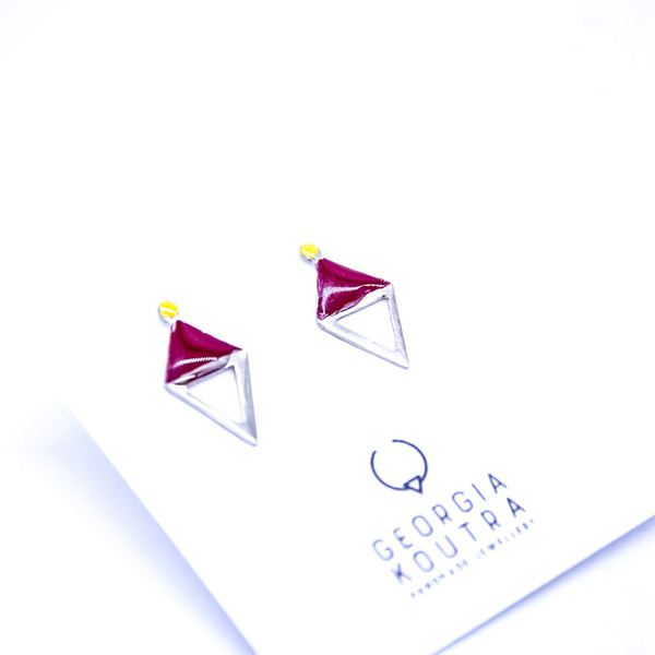 ''Triangle''bordeaux stud earrings - statement, ασήμι, μοντέρνο, σμάλτος, αλπακάς, γεωμετρικά σχέδια, minimal, καρφωτά, unisex, Black Friday - 2