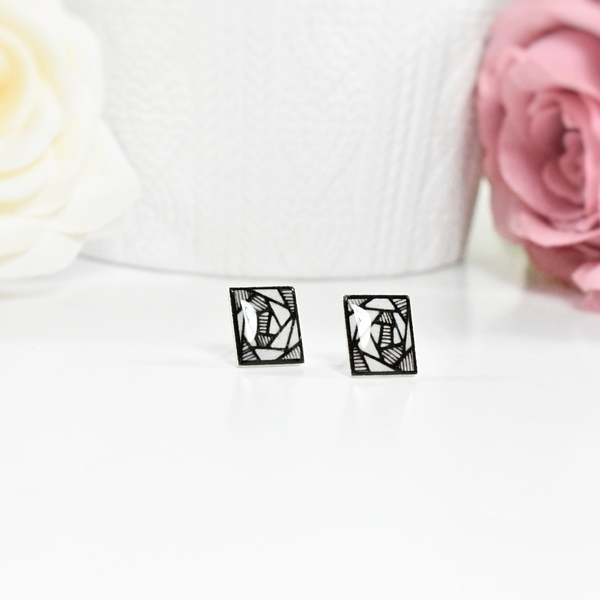Stud earrings ''plexi'' | Roses - statement, ζωγραφισμένα στο χέρι, μοντέρνο, τριαντάφυλλο, εντυπωσιακά, romantic, minimal, καρφωτά, plexi glass, φθηνά