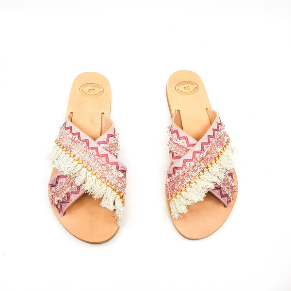 Pink Boho Sandals - δέρμα, vintage, με φούντες, χιαστί, street style, boho, ethnic, φλατ