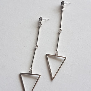 Σκουλαρίκια με τρίγωνο - statement, μοναδικό, μοντέρνο, γυναικεία, μέταλλο, γεωμετρικά σχέδια, minimal, must αξεσουάρ, rock, κρεμαστά