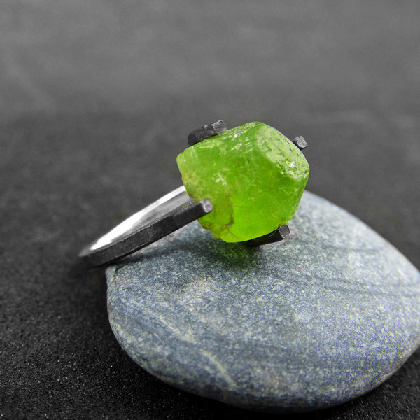 " Silver Green Peridot " - Χειροποίητο ασημένιο δαχτυλίδι με Ορυκτό Περίδοτο! - ασήμι, ημιπολύτιμες πέτρες, βραδυνά, μοντέρνο, ασήμι 925, minimal, ethnic - 2