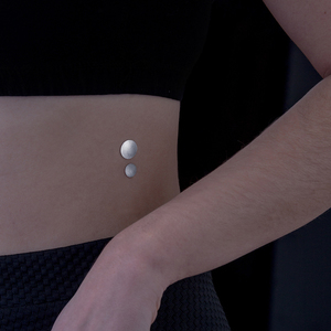 Πρωτότυπο επικολλητό κόσμημα για το σώμα / Body jewel / Circle x2 - statement, ασήμι, αλπακάς, κύκλος, γεωμετρικά σχέδια, αξεσουάρ, minimal, must αξεσουάρ, αυτοκόλλητα