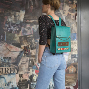 Chain Backpack - δέρμα, αλυσίδες, vintage, crochet, πλάτης, σακίδια πλάτης, γεωμετρικά σχέδια, μεγάλες, all day, μπρούντζος - 4