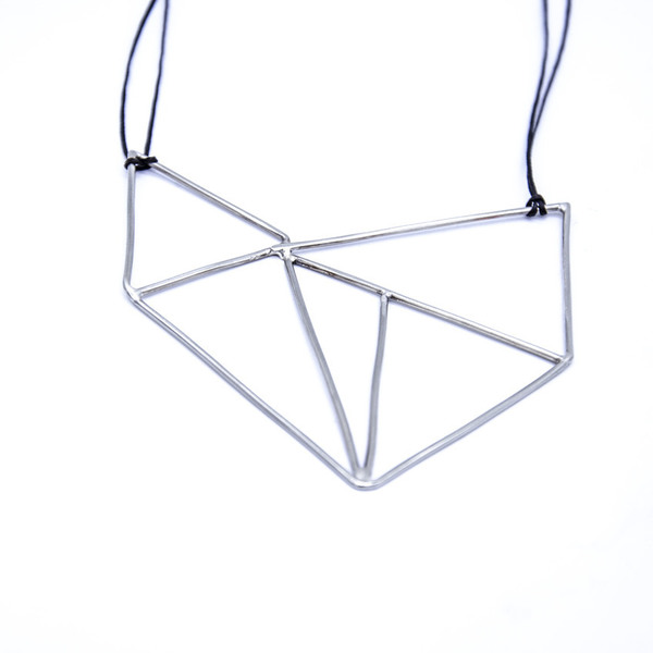 "Triangle'' silver necklace - μοντέρνο, αλπακάς, γεωμετρικά σχέδια, minimal, κοντά, unisex, rock, κρεμαστά, αυξομειούμενα - 3