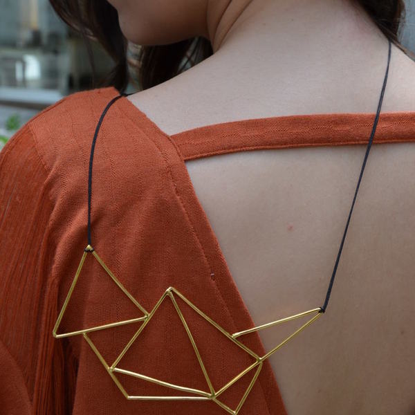 "Triangle" gold necklace - βραδυνά, μοντέρνο, επιχρυσωμένα, μακρύ, γεωμετρικά σχέδια, κοντό, minimal, κοντά, unisex, rock, μπρούντζος, κρεμαστά, αυξομειούμενα - 5