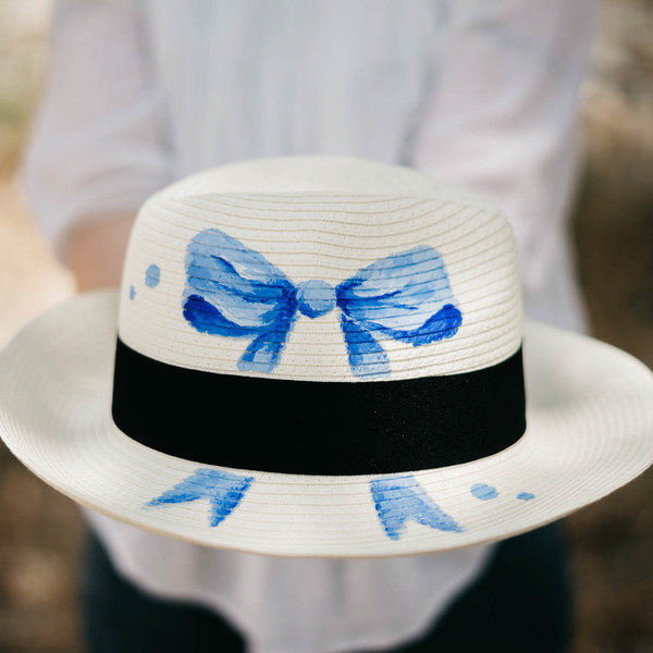 BLUE BOW handpainted fedora hat - φιόγκος, ζωγραφισμένα στο χέρι, καλοκαίρι, παραλία, ψάθινα - 4