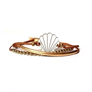 wooden shell & hematite stones bracelet - ημιπολύτιμες πέτρες, chic, ξύλο, charms, ιδιαίτερο, μοντέρνο, γυναικεία, επιχρυσωμένα, αιματίτης, κοχύλι, βραχιόλια, κορδόνια, χειροποίητα, χάντρες, all day, minimal, boho, fashion jewelry