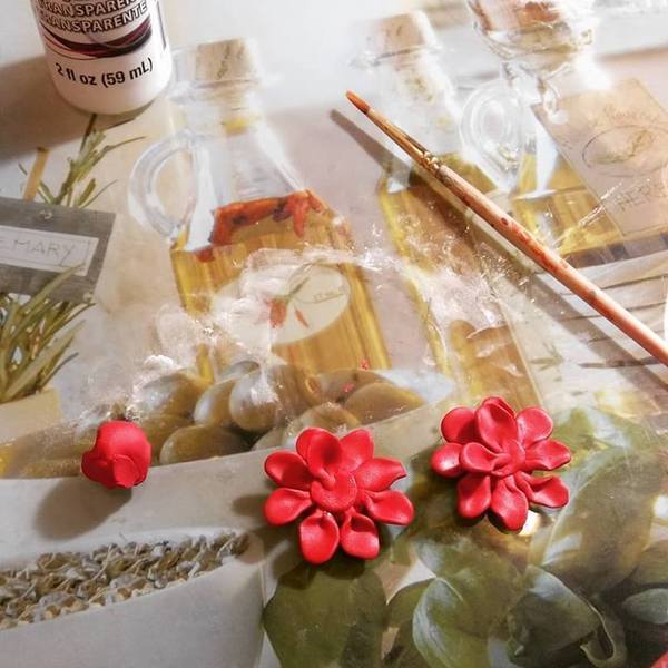 σκουλαρίκια πολυμ. πηλός vintage λουλούδι (κόκκινο) - vintage, μοντέρνο, λουλούδια, πηλός, γεωμετρικά σχέδια, romantic, καρφωτά, boho - 3