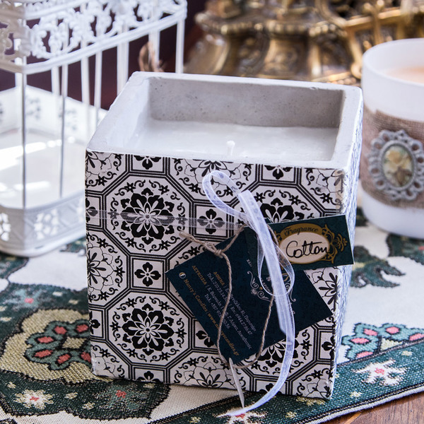 Τσιμεντένιος κύβος με ασπρόμαυρη vintage στάμπα με αρωματικό κερί - διακόσμηση, τσιμέντο, αρωματικά κεριά - 3