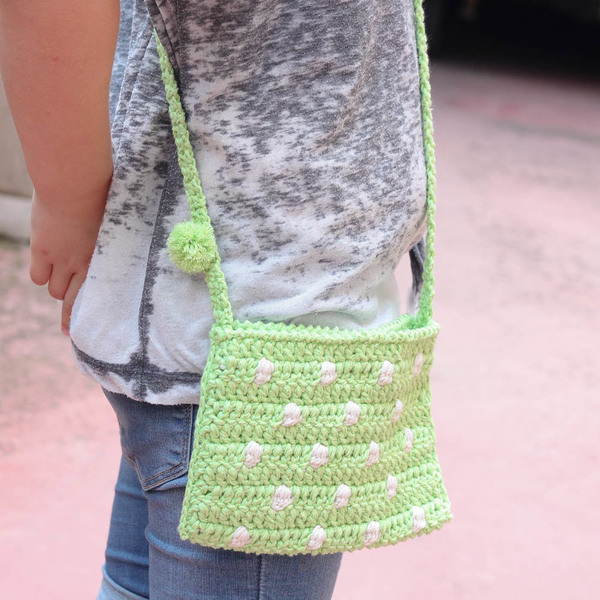 Πλεκτή βαμβακερή τσάντα πράσινη με λευκά πουά για κορίτσια - βαμβάκι, κορίτσι, πουά, βελονάκι, pom pom, τσάντα, χειροποίητα, πλεκτή, για παιδιά, τσαντάκια - 5