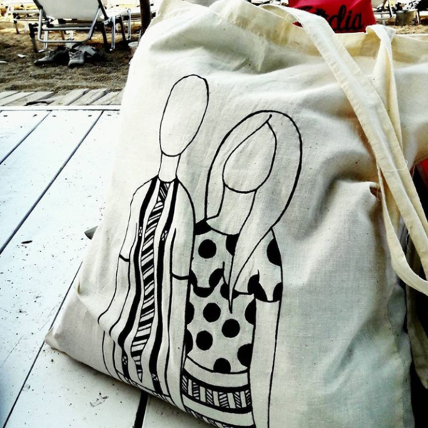 tote bag black and white ζευγάρι - ύφασμα, ώμου, δώρο, αγάπη, τσάντα, romantic, καθημερινό, all day, αξεσουάρ, minimal, gift, ζευγάρια, δώρα αγίου βαλεντίνου, tote, δώρα για γυναίκες, πάνινες τσάντες - 2