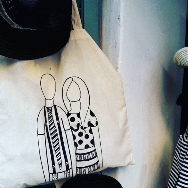 tote bag black and white ζευγάρι - ύφασμα, ώμου, δώρο, αγάπη, τσάντα, romantic, καθημερινό, all day, αξεσουάρ, minimal, gift, ζευγάρια, δώρα αγίου βαλεντίνου, tote, δώρα για γυναίκες, πάνινες τσάντες - 3