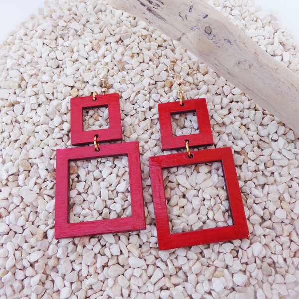 Colorful wooden earrings - ξύλο, ζωγραφισμένα στο χέρι, μοναδικό, μοντέρνο, δώρο, γεωμετρικά σχέδια, χειροποίητα, μακριά, must αξεσουάρ, κρεμαστά, μεγάλα, μεγάλα σκουλαρίκια - 2