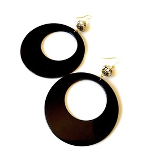 Plexiglass black earrings - statement, chic, handmade, design, ιδιαίτερο, μοντέρνο, γυναικεία, στυλ, κύκλος, χειροποίητα, πρωτότυπα, minimal, must αξεσουάρ, plexi glass, ευκολοφόρετο, all season, κρεμαστά, μεγάλα, fashion jewelry - 2