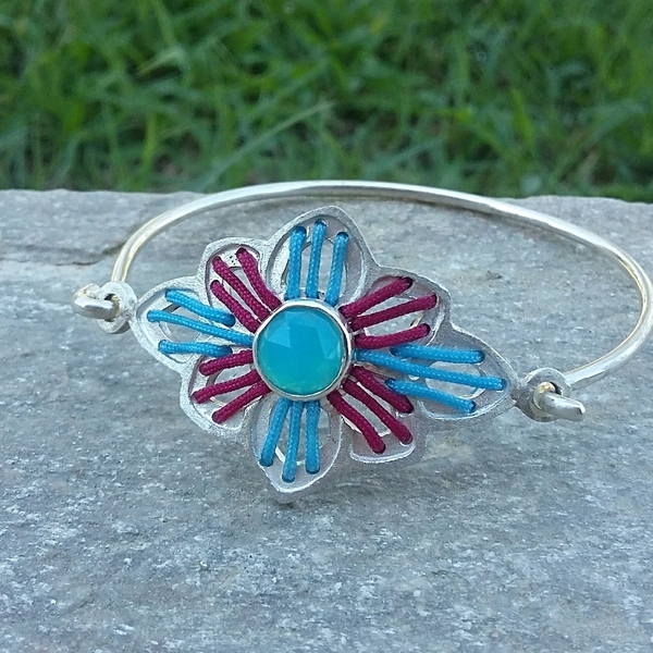 Amaryllis Bangle-Χειροποίητο Κεντητό Βραχιόλι Από Ασήμι με Μπλε Αχάτη - ασήμι, ημιπολύτιμες πέτρες, κορδόνια, boho, επιροδιωμένα, χειροπέδες