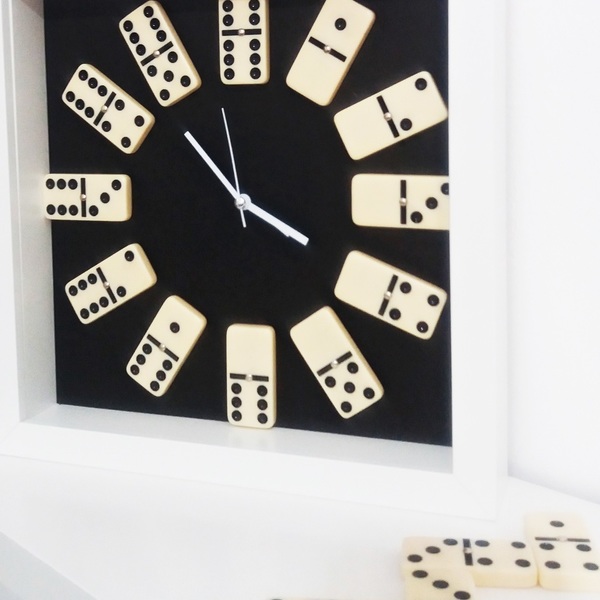 Domino Clock with black or white frame - διακοσμητικό, ξύλο, πίνακες & κάδρα, ρολόι, decor, οργάνωση & αποθήκευση, πρωτότυπο, χειροποίητα, παιδικό δωμάτιο, δώρα για παιδιά, ρολόγια - 4