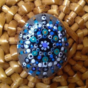 Πέτρινα μάνταλα μαγνητάκια ( 3 τεμάχια ) - πέτρα, ακρυλικό, χειροποίητα, πρωτότυπα δώρα, μαγνητάκια, mandala, διακοσμητικές πέτρες - 4