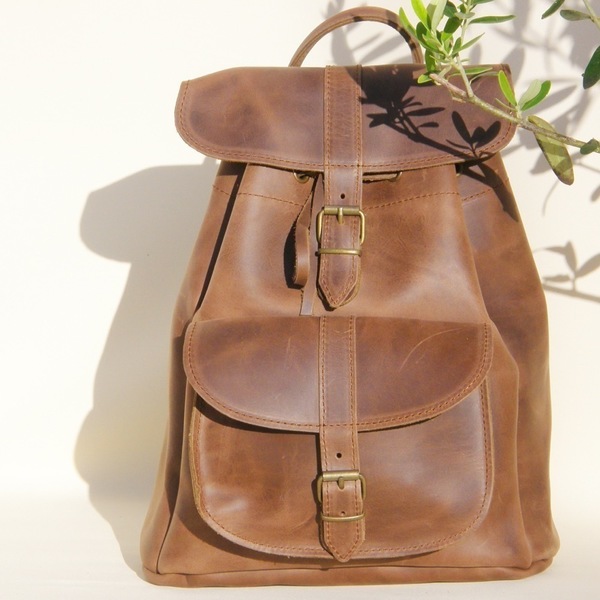 Δερμάτινη τσάντα πλάτης με 1 τσέπη σε χρώμα κερωμένο καφέ - vintage, πλάτης, σακίδια πλάτης, romantic, all day, minimal, boho, ethnic - 2