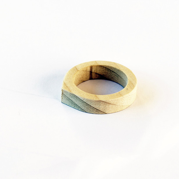 Χειροποίητο ξύλινο δαχτυλίδι Triangle 1, από δρυς - ξύλο, γεωμετρικά σχέδια, minimal, personalised, βεράκια, μικρά
