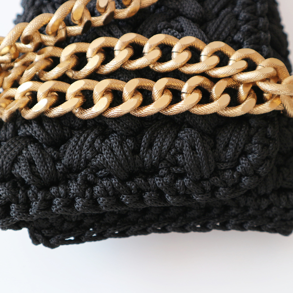 Μαύρος πλεκτός φάκελος με αλυσίδα - αλυσίδες, fashion, πλεκτό, clutch, ώμου, crochet, χειροποίητα, χειρός, πλεκτές τσάντες - 2