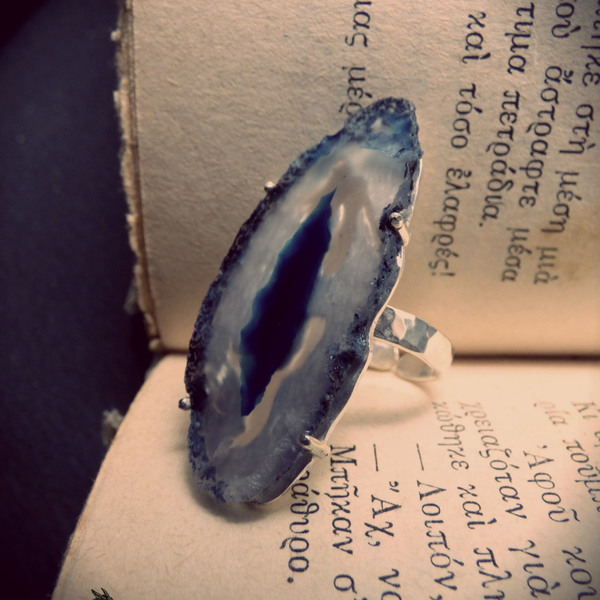 "Blue light lace ring" - Χειροποίηταχτυλίδι με έναν υπέροχο Γαλάζιο Δαντελωτό Αχάτη! - μπλε, ημιπολύτιμες πέτρες, αχάτης, πέτρα, επάργυρα, minimal, γοργόνα, μεγάλα, αυξομειούμενα, φθηνά - 5