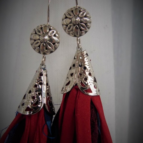 Boho σκουλαρίκια χειροποίητα από μεταξωτές sari κορδέλες . - μετάξι, ασήμι, κρεμαστά - 3