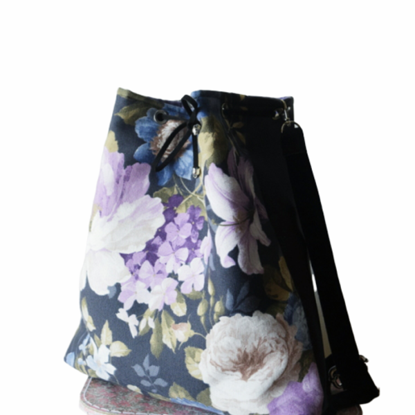 *Virginia*Floral backpack με μαύρη δερματίνη - χειμωνιάτικο, πλάτης, σακίδια πλάτης, φλοράλ, romantic, all day, δερματίνη