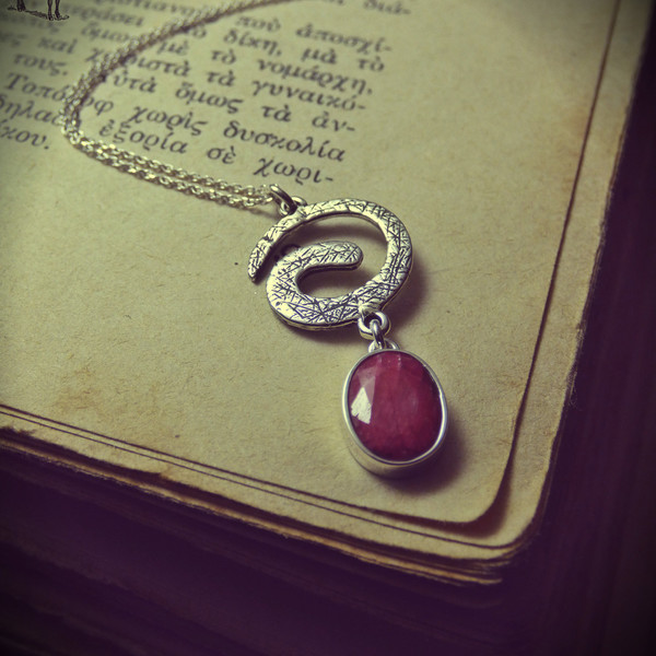 " Silver Spiral Ruby " - Χειροποίητο μενταγιόν με σπείρα από ασήμι 925 και Ρουμπίνι! - ασήμι, ημιπολύτιμες πέτρες, αλυσίδες, γυναικεία, ασήμι 925, κολιέ, χειροποίητα, κοντά, αρχαιοελληνικό, κρεμαστά - 5