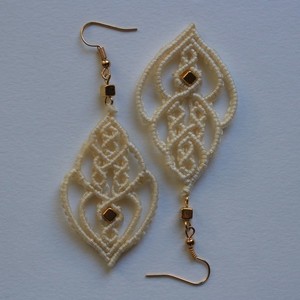 Romantic -- Macrame earrings - chic, βραδυνά, δώρο, δάκρυ, μακραμέ, κορδόνια, χειροποίητα, romantic, κρεμαστά, πλεκτά