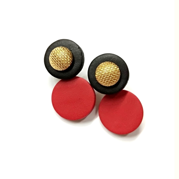 Red jacket earrings - μοντέρνο, επιχρυσωμένα, στρογγυλό, πηλός, γεωμετρικά σχέδια, minimal, κρεμαστά