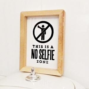 Frame for Bathroom Decoration "...No Selfie" - διακοσμητικό, ξύλο, γυαλί, ζωγραφισμένα στο χέρι, ιδιαίτερο, πίνακες & κάδρα, unique, κορνίζες