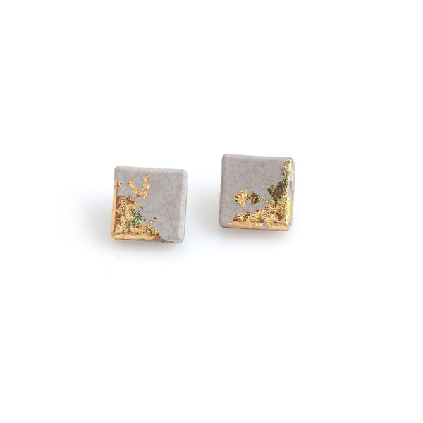 Τετράγωνο καρφωτό σκουλαρίκι "Clio" - επιχρυσωμένα, τσιμέντο, καρφωτά, μικρά, faux bijoux, καρφάκι