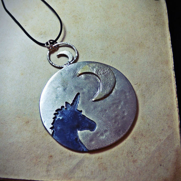 " Myths and Tails " Χειροποίητο μενταγιόν από ορείχαλκο και αλπακά με μονόκερο και φεγγάρι. - ορείχαλκος, φεγγάρι, μακριά, μονόκερος - 5