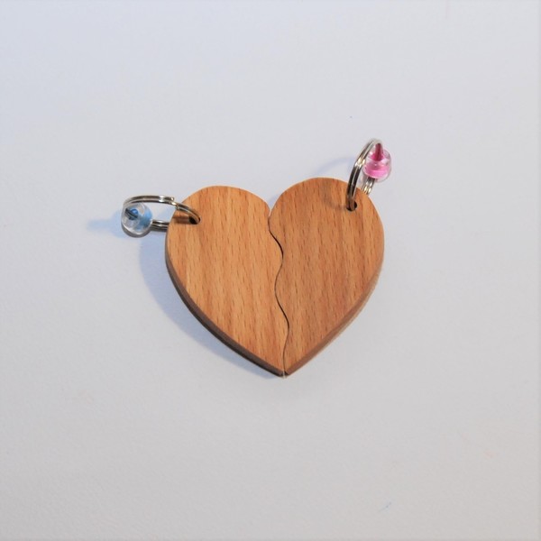 Ξύλινο μπρελόκ καρδιά για δύο - ξύλο, καρδιά, χειροποίητα, ζευγάρια, δώρα αγίου βαλεντίνου, αγ. βαλεντίνου, ξύλινα