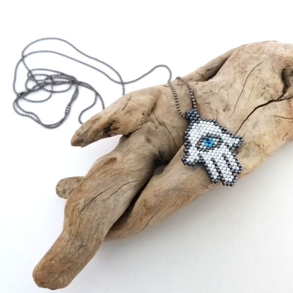 Hamsa necklace, κολιέ Hamsa ραμμένο στο χέρι με γυάλινες χάντρες Miyuki Delica 11/0. - γυναικεία, χάντρες, μακριά, φυλαχτά